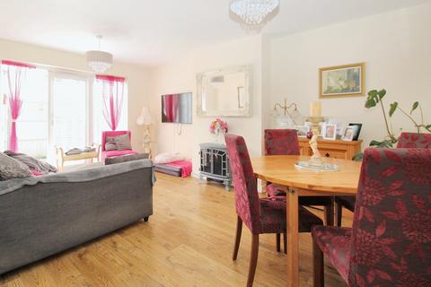 2 bedroom maisonette for sale, Denham Green Lane, Uxbridge