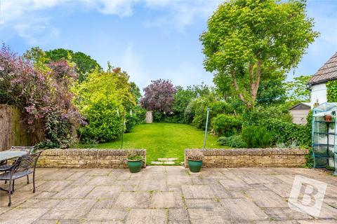 19 Leasway, Upminster, RM14 3AJ