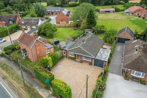 3 bedroom detached bungalow for sale, Aldermaston Road, Pamber End