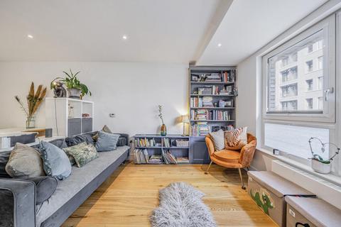 undefined, Gullivers Walk, Deptford, London, SE8