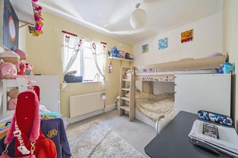 2 bedroom flat for sale, Knollys Road, Streatham