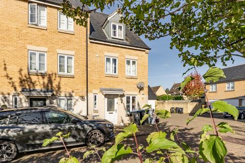 3 bedroom end of terrace house for sale, Willow Drive, Carterton, Oxfordshire, OX18