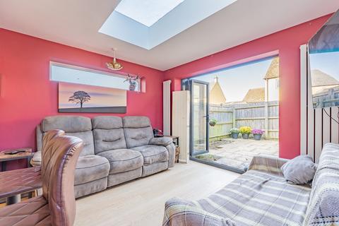 3 bedroom end of terrace house for sale, Willow Drive, Carterton, Oxfordshire, OX18