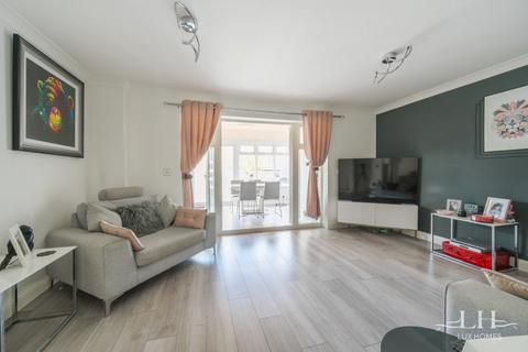 3 bedroom terraced house for sale, 160 Caspian Way, Purfleet