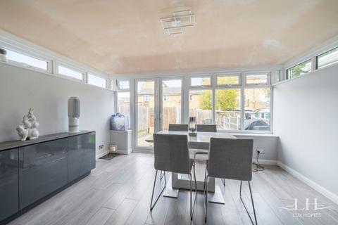 160 Caspian Way, Purfleet-on-thames, RM19 1LF