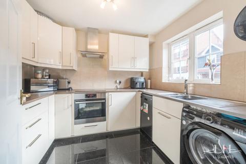 160 Caspian Way, Purfleet-on-thames, RM19 1LF