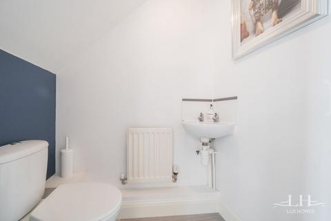 160 Caspian Way, Purfleet-on-thames, RM19 1LF