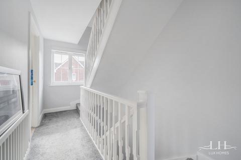 160 Caspian Way, Purfleet-on-thames, RM19 1LF