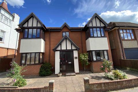 2 bedroom flat for sale, Tomline Road, Felixstowe IP11 7PA