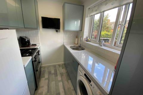 2 bedroom flat for sale, Tomline Road, Felixstowe IP11 7PA