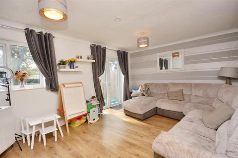 3 bedroom terraced house for sale, Shalfleet Close, Eastbourne