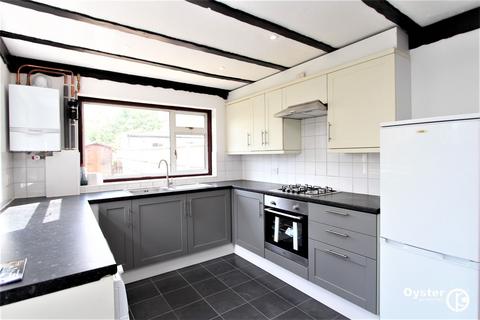 3 bedroom semi-detached house to rent, Kenmore Avenue, Harrow, HA3