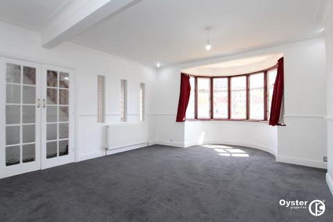 3 bedroom semi-detached house to rent, Kenmore Avenue, Harrow, HA3