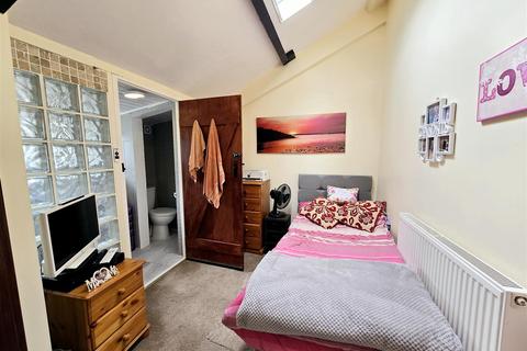 2 bedroom cottage for sale, Duke Street, Launceston