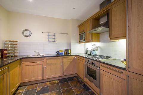 3 bedroom flat to rent, Vincent House, Vincent Square, Westminster, London SW1P