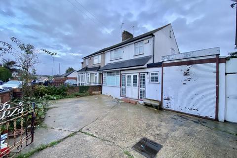 14 Willow Tree Lane, Hayes, UB4 9BB