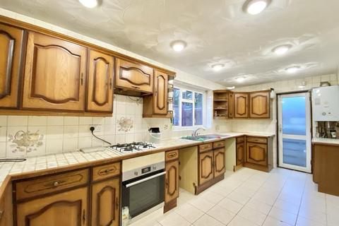14 Willow Tree Lane, Hayes, UB4 9BB