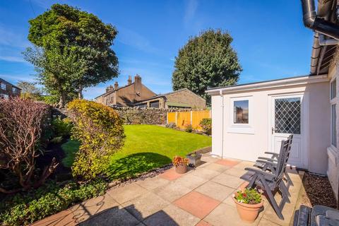 2 bedroom semi-detached bungalow for sale, Bankfield Gardens, Southowram, Halifax, HX3