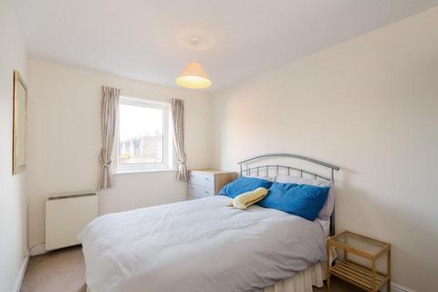 2 bedroom flat to rent, Barbican Road, York, North Yorkshire, YO10