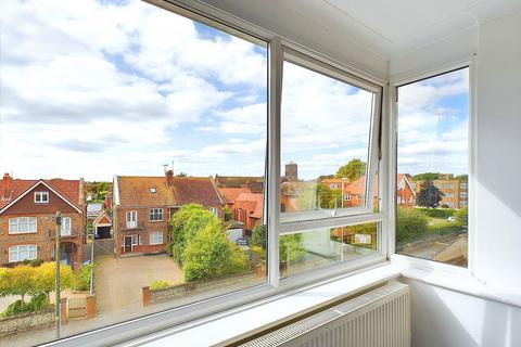 2 bedroom flat for sale, Westview Court, Heene Road, Worthing, BN11 4PN