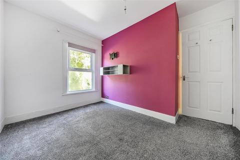 3 bedroom semi-detached house for sale, Buckland Road, Maidstone