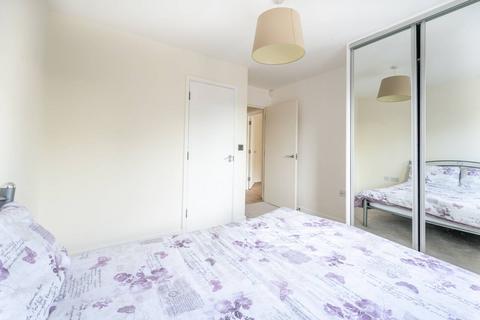 2 bedroom flat for sale, Hillyfield, Walthamstow, London, E17