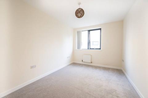 2 bedroom flat for sale, Hillyfield, Walthamstow, London, E17