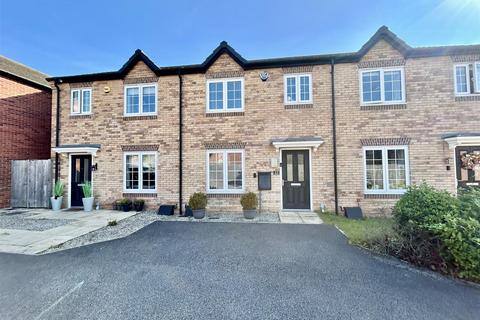 3 bedroom townhouse for sale, Albert Court, Great Preston, Leeds