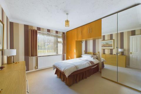 10 Windmill Close, Horsham, RH13 6BY