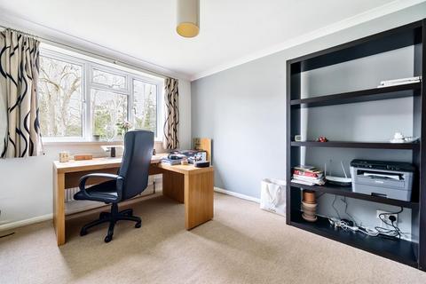 2 bedroom flat for sale, Virginia Water,  Surrey,  GU25