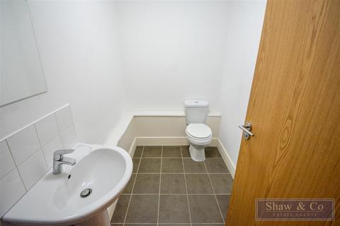 3 bedroom flat for sale, High Street, Hounslow TW3