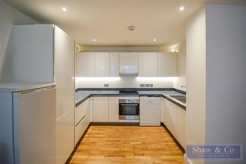 3 bedroom flat for sale, High Street, Hounslow TW3