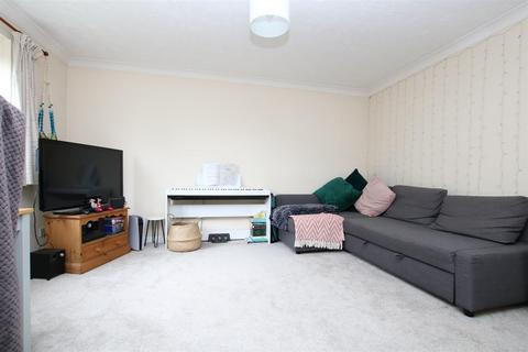 1 bedroom flat to rent, North Parade, Horsham