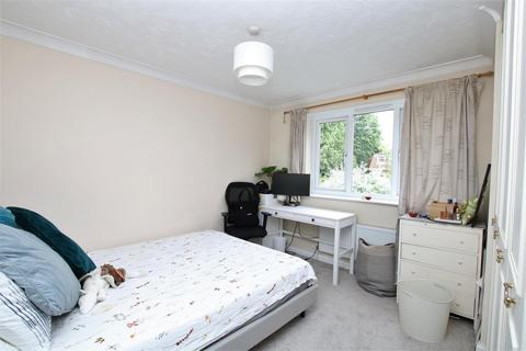 1 bedroom flat to rent, North Parade, Horsham