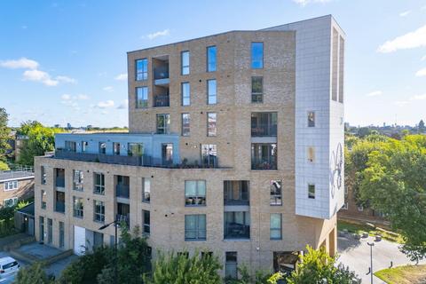 3 bedroom apartment for sale, Green Lanes, London, N16