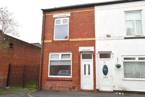 2 bedroom end of terrace house to rent, Dovedale Street, Failsworth, Manchester