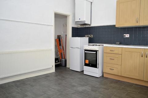 2 bedroom end of terrace house to rent, Dovedale Street, Failsworth, Manchester