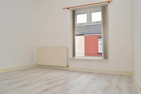 2 bedroom end of terrace house to rent, Dovedale Street, Failsworth, Manchester