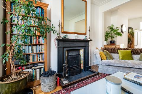 123 Roding Road, London, E5 0DR