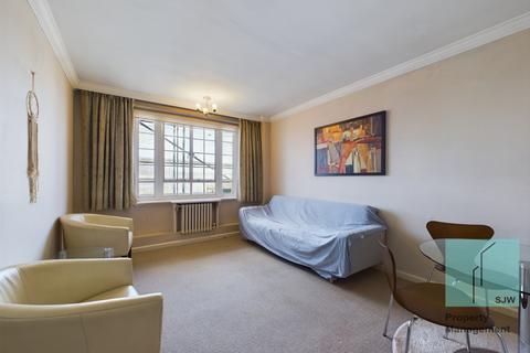 1 bedroom apartment to rent, Swan Court, London SW3