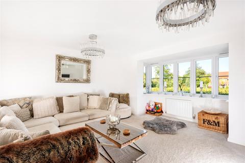 12 Becketts Lane, Steeple Claydon, Buckingham, MK18 2GQ