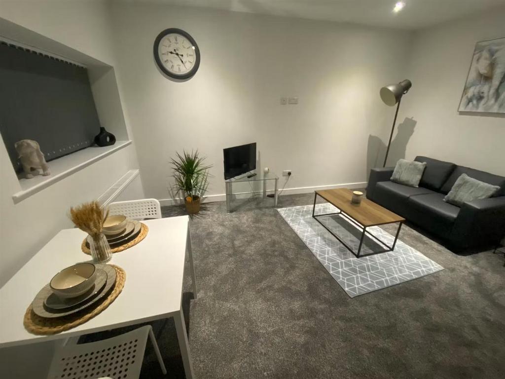 Lounge 4.jpg