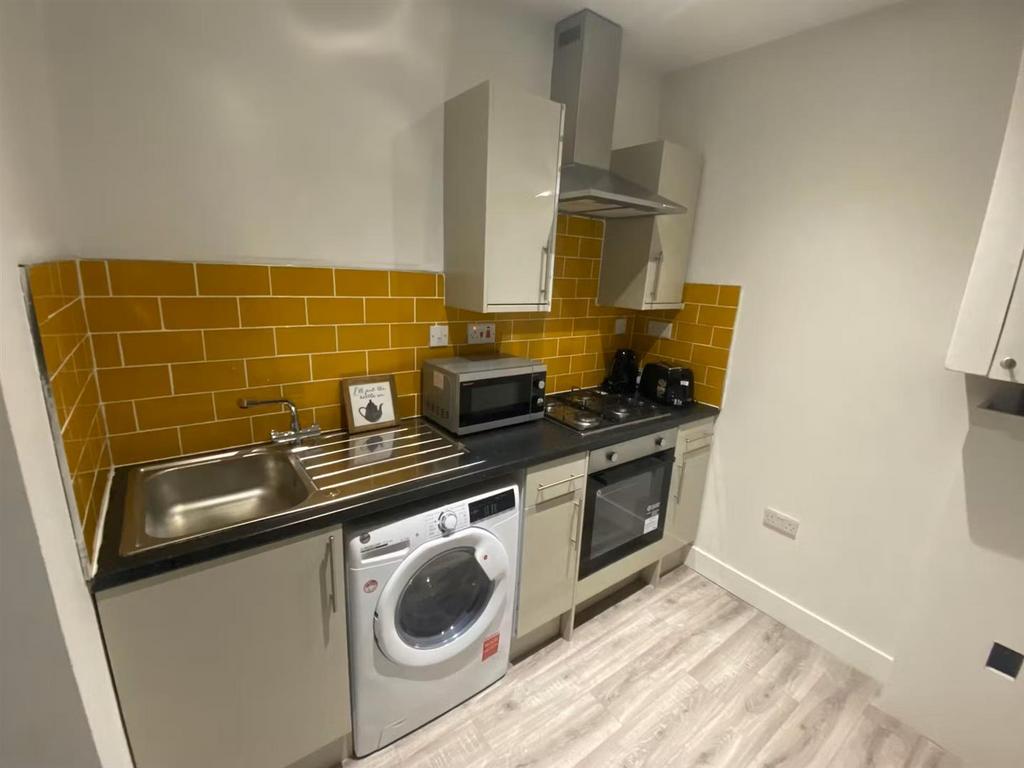 Kitchen 1.jpg