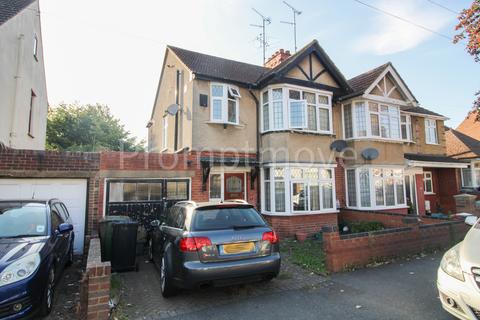 3 bedroom semi-detached house to rent, Culverhouse Road Luton LU3 1PY