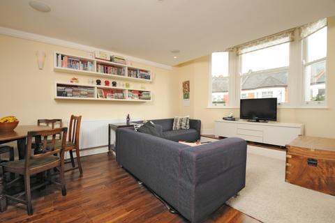 2 bedroom apartment to rent, Brandreth Road Balham SW17