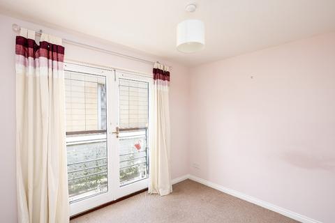 3 bedroom flat to rent, Rennies Isle, Edinburgh EH6