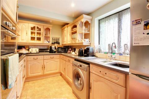 2 bedroom detached house for sale, Bell Lane, Northchurch, Berkhamsted