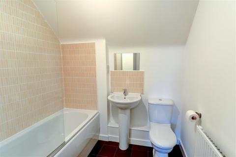 2 bedroom flat to rent, Chatham Road, Stratford-Upon-Avon