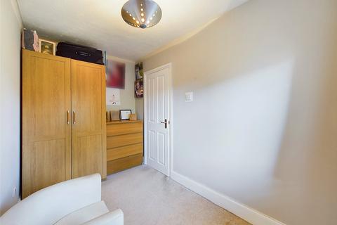 17 Chestnut Road, Abbeymead, Gloucester, GL4 4XZ