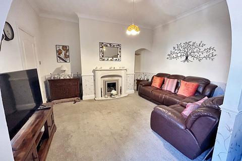 3 bedroom maisonette for sale, Hyde Park Street, Bensham, Gateshead, Tyne and Wear, NE8 4QB